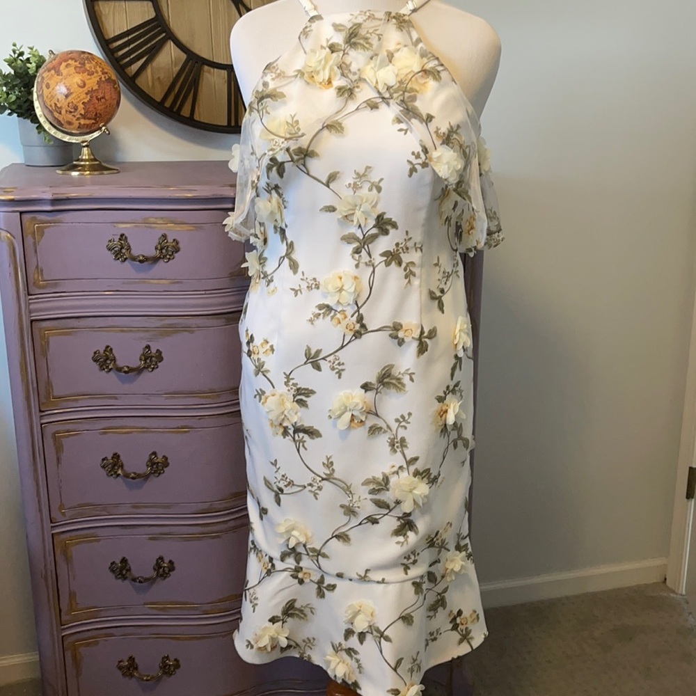 NWT Gianni Bini Ivory Yellow Floral Appliqué Dress